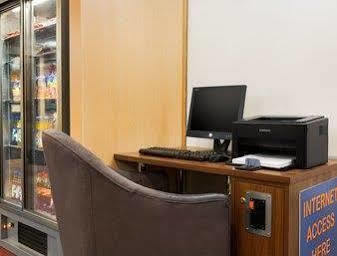 Days Inn By Wyndham London Stansted Airport Birchanger Εξωτερικό φωτογραφία