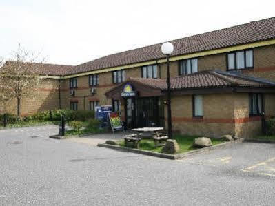 Days Inn By Wyndham London Stansted Airport Birchanger Εξωτερικό φωτογραφία