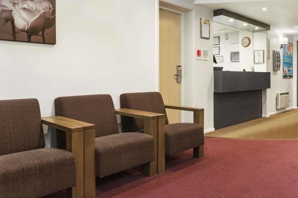 Days Inn By Wyndham London Stansted Airport Birchanger Εξωτερικό φωτογραφία