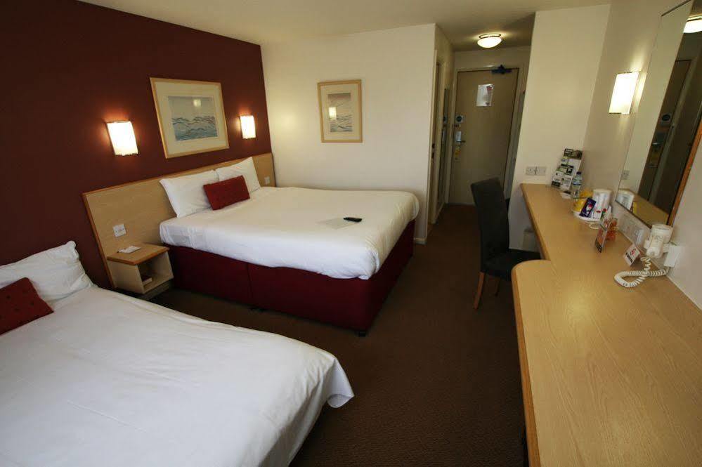 Days Inn By Wyndham London Stansted Airport Birchanger Εξωτερικό φωτογραφία